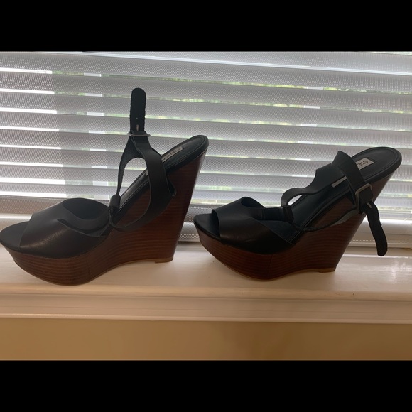 Steve Madden Shoes - Black wedge sandals